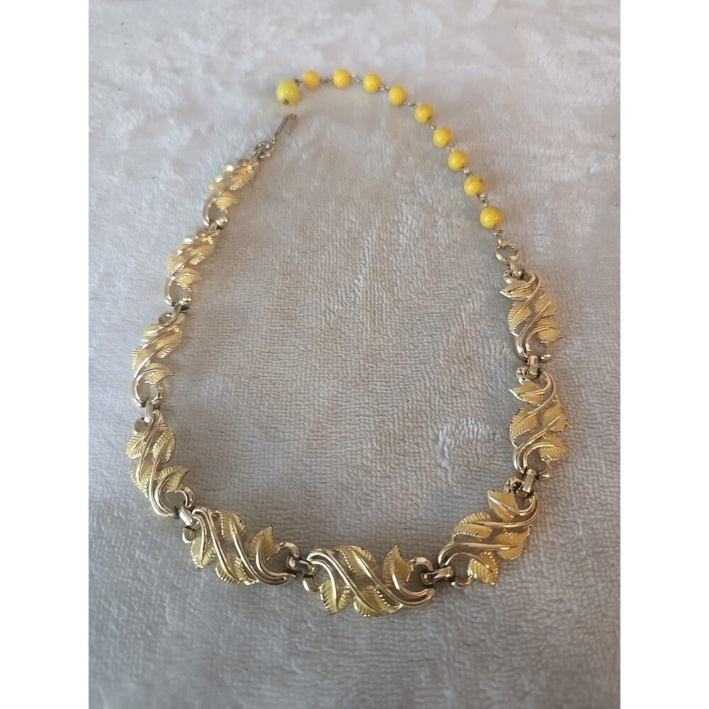 1950s (Pegasus) Coro Yellow Leaf Choker Necklace